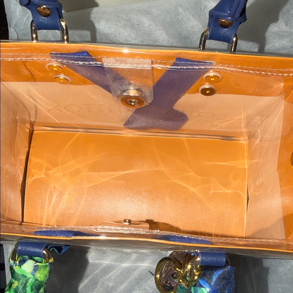 Louis Vuitton Vibrant Orange Tote with Blue Accents - Picture 4 of 10